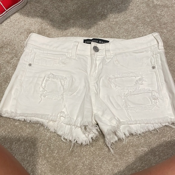 Express denim white shorts - Picture 3 of 5